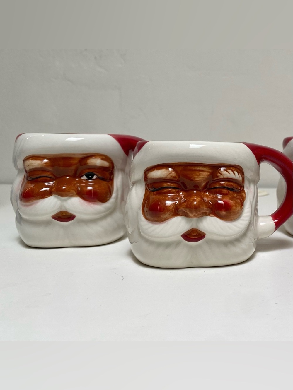 Pottery Barn Black Santa Claus Shaped Figural Ceramic Christmas Mug Cup VTG (2)